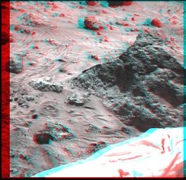 PIA00818: Super Resolution Anaglyph of Mini-Matterhorn