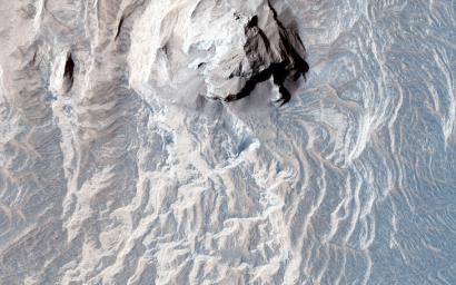 PIA19868: Light-Toned Layers in Tithonium Chasma