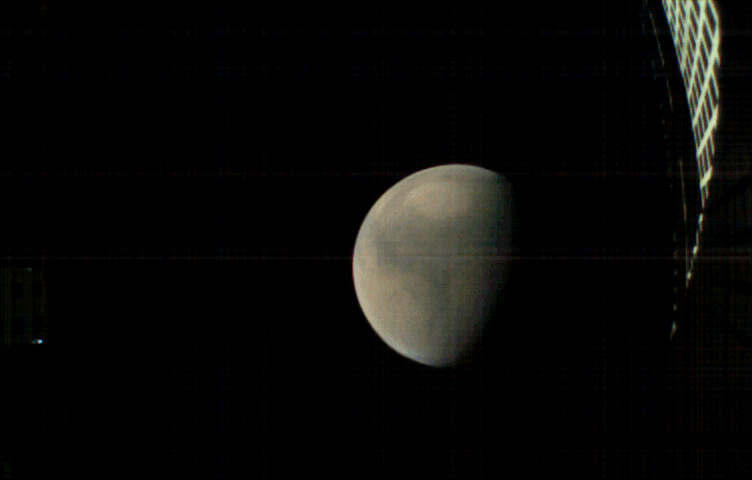 PIA22655: MarCO-B (Wall-E) approaches Mars