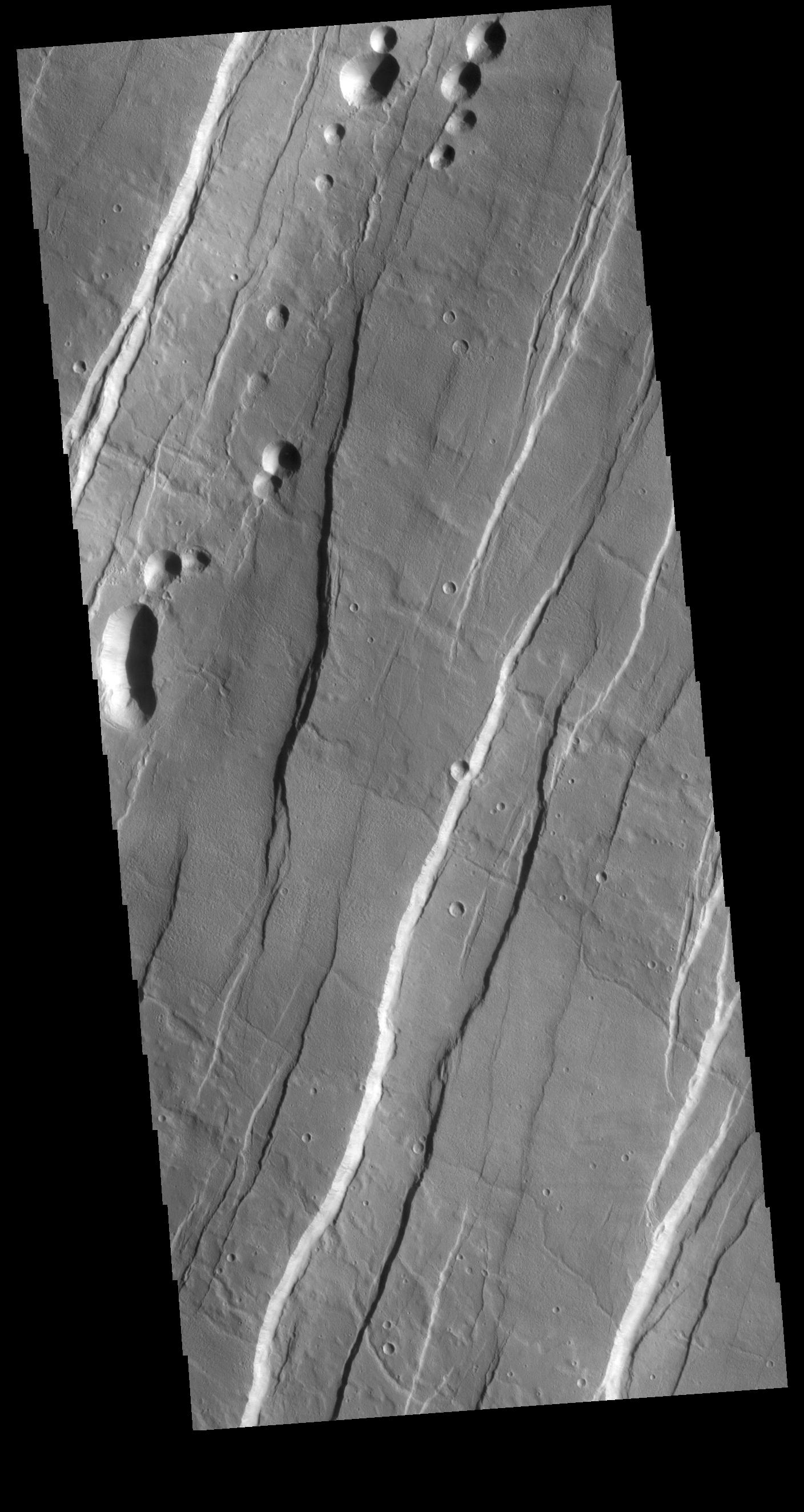 PIA23563: Phlegethon Catena