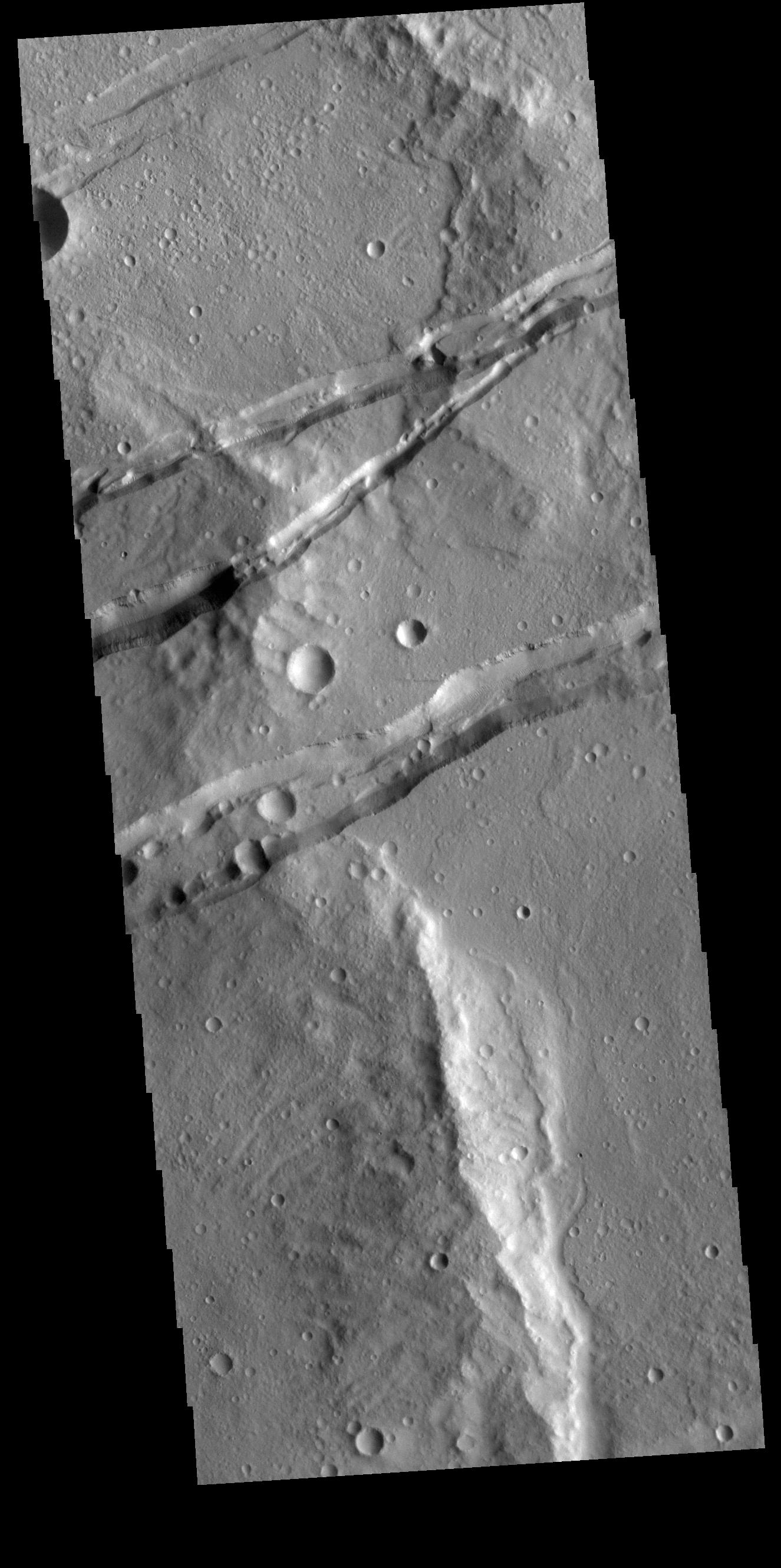 PIA23950: Sirenum Fossae