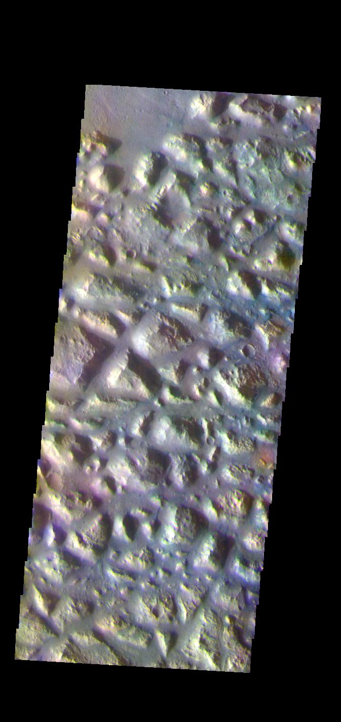 PIA25003: Atlantis Chaos - False Color