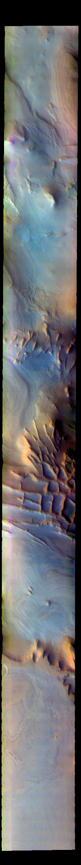 PIA25009: Angustus Labyrinthus - False Color