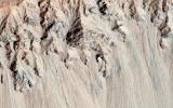 PIA17735: Crater with Debris Aprons in Tyrrhena Terra